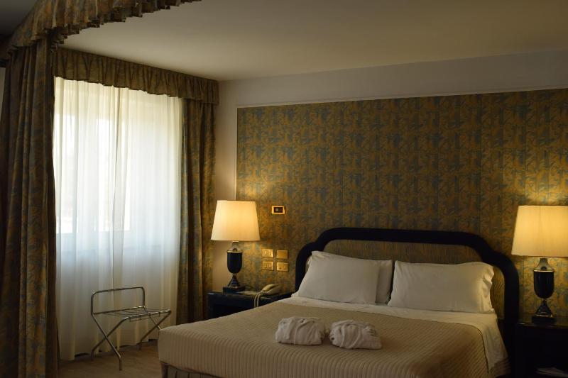 Grand Hotel Excelsior - image 31