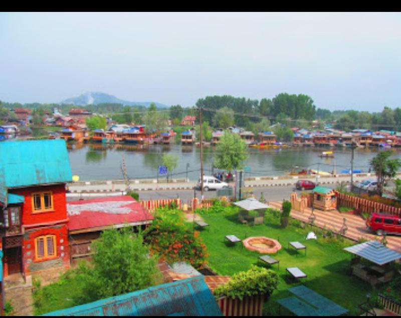 Shah abbas place - image 8