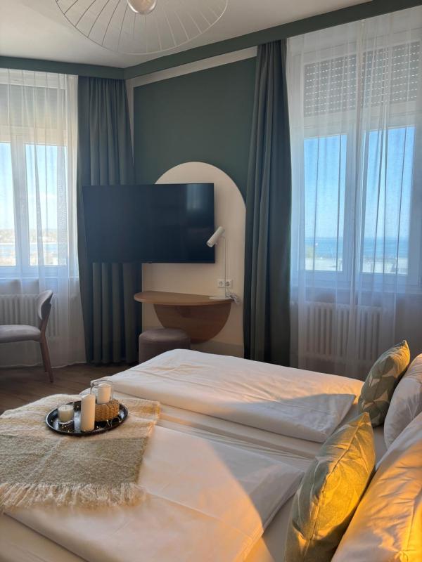 Quadruple Room image 1