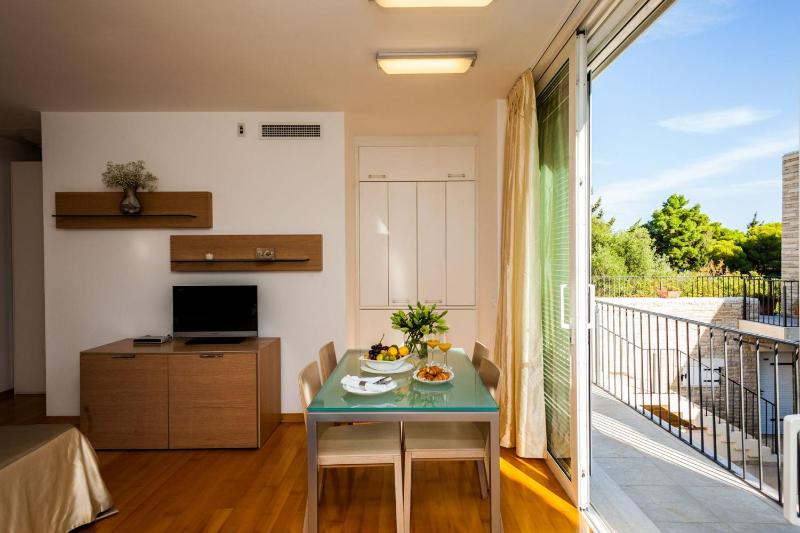 Illustrious Brac Villa 6 Bedrooms Villa Bol Waterfront Private Pool - image 38