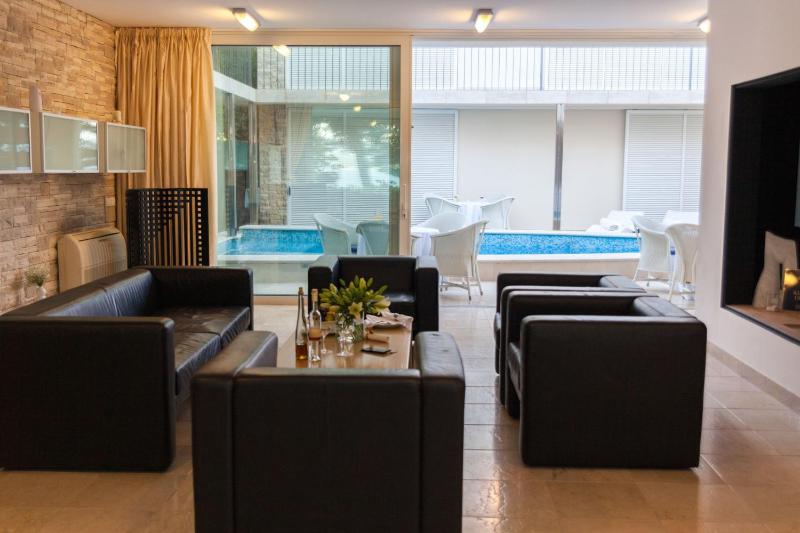 Illustrious Brac Villa 6 Bedrooms Villa Bol Waterfront Private Pool - image 12