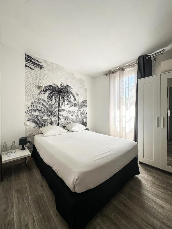 Standard Double Room image 1