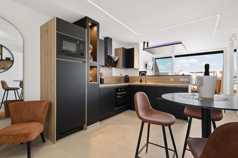 Tiffanys Heliopolis Design & premium apartment with terrace - image 1