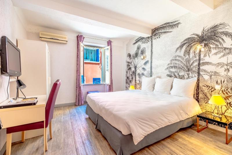 Classic Double or Twin Room image 1