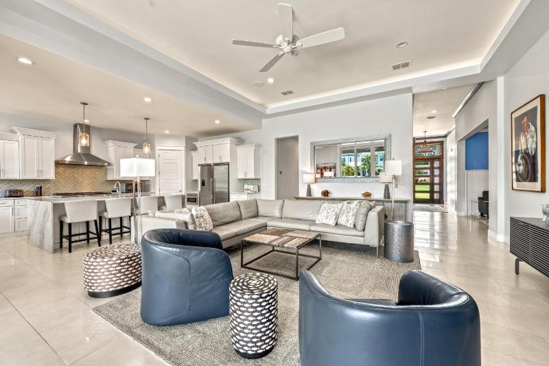 Luxury Sarasota Waterfront Home - Pool Boat Dock & Near Siesta Key Beach - image 14