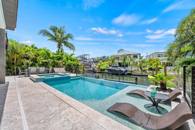 Luxury Sarasota Waterfront Home - Pool Boat Dock & Near Siesta Key Beach - image 18