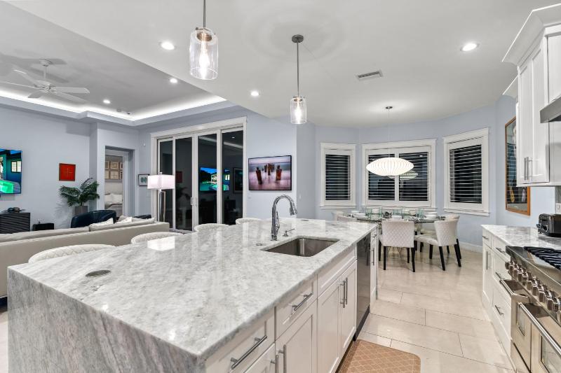 Luxury Sarasota Waterfront Home - Pool Boat Dock & Near Siesta Key Beach - image 35