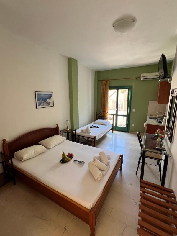 Standard Triple Room image 3