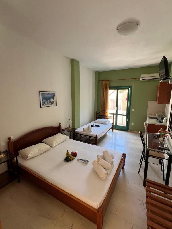 Standard Triple Room image 4