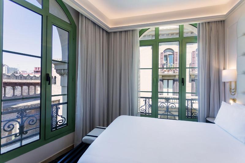 Double Room with Garden View image 1