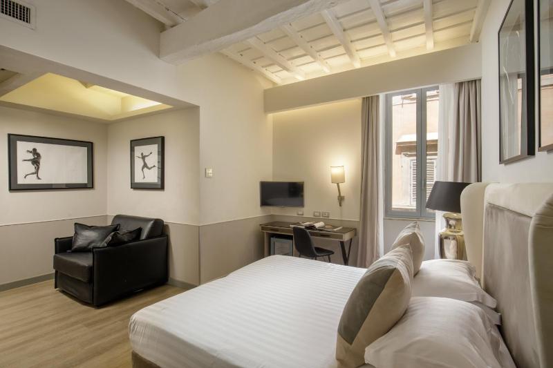 Superior Double Room image 3