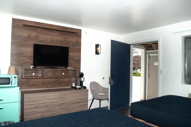 Standard Double Room image 2