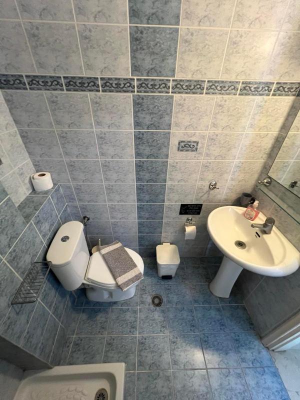 Standard Quadruple Room image 4