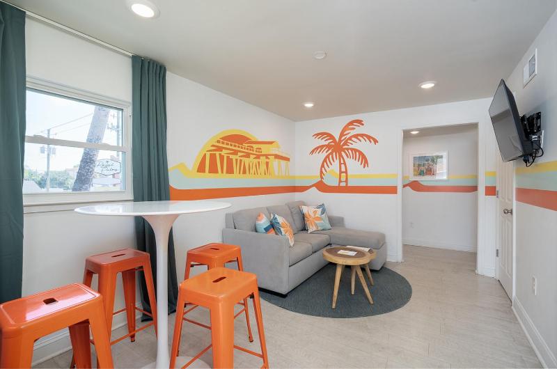 Royal Palms Motel - image 12