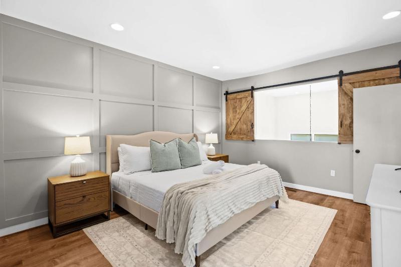 Exquisite Condo with Views in Trendy NuLu District - image 30