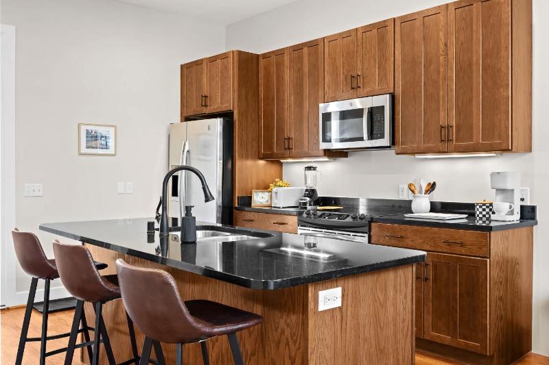 Exquisite Condo with Views in Trendy NuLu District - image 24