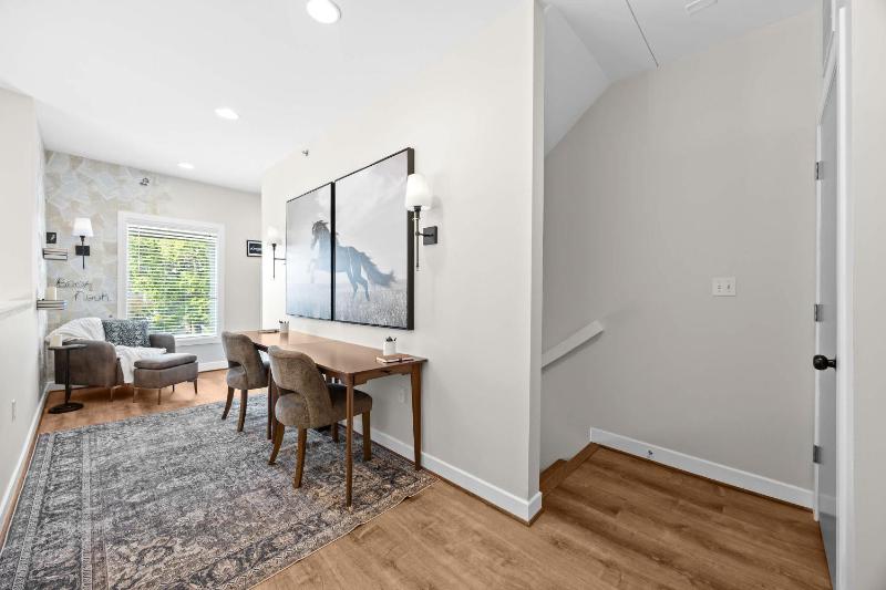 Exquisite Condo with Views in Trendy NuLu District - image 26
