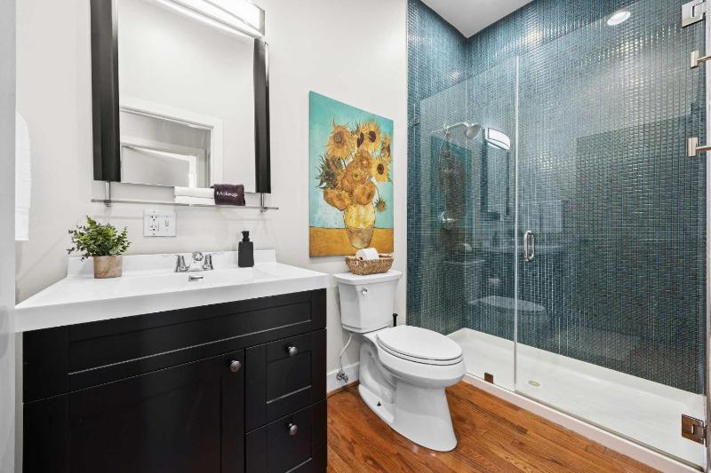 Exquisite Condo with Views in Trendy NuLu District - image 50