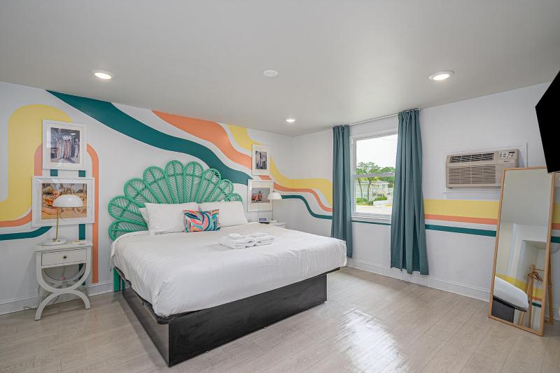 Royal Palms Motel - image 23