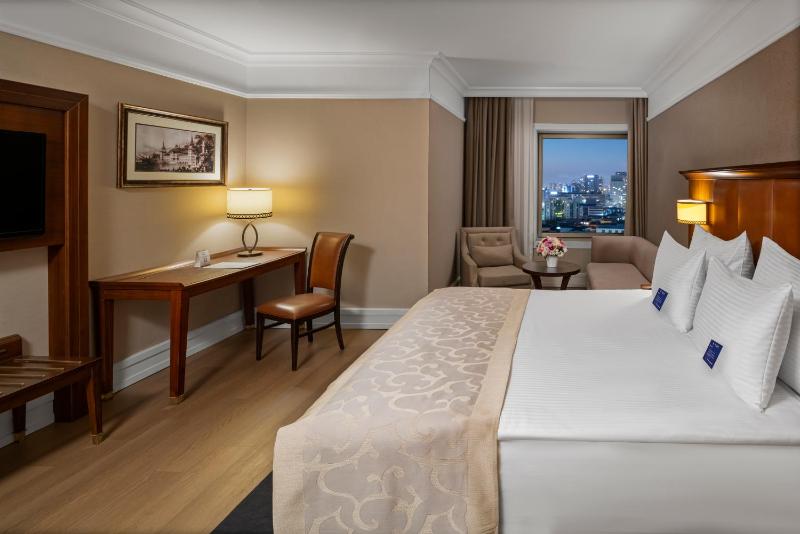 Standard Double or Twin Room image 2