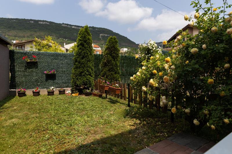 Double Room with Patio image 1
