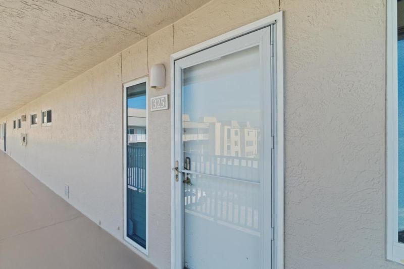Lighthouse Point 325 - image 26