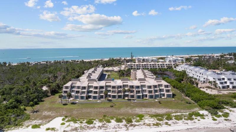 Lighthouse Point 325 - image 24