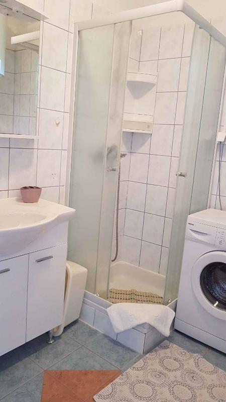 Apartment in Lopar with Two-Bedrooms 3 - image 8