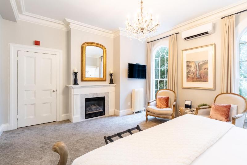 Room 2 – King Room image 4