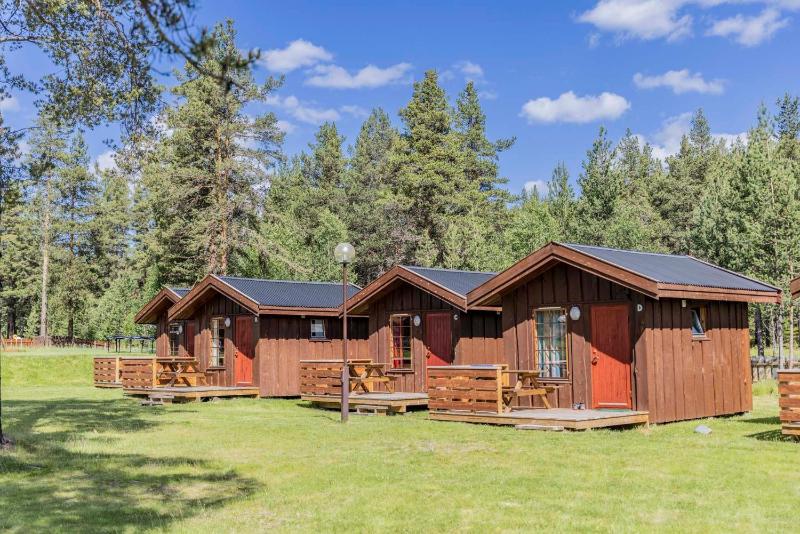 Cottage (2 Adults) with Shared Bathroom image 1