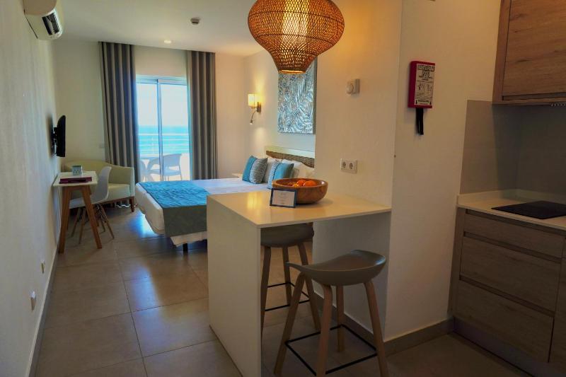  Deluxe Studio with sea view image 1