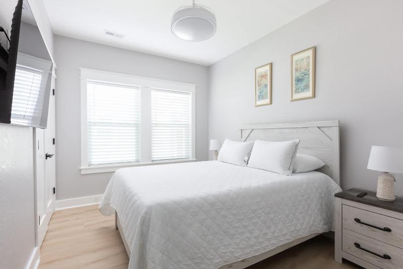 Modern Home in the Heart of KDH Minutes to Beach - image 8