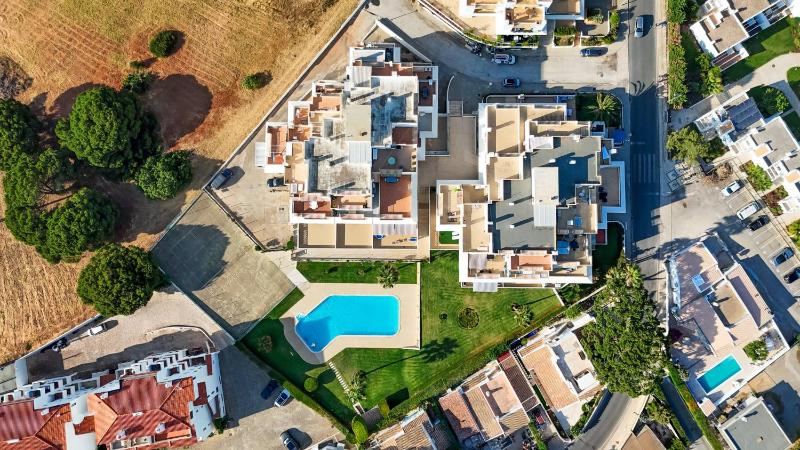 Tangerine Apartment by HelloVacations - image 13