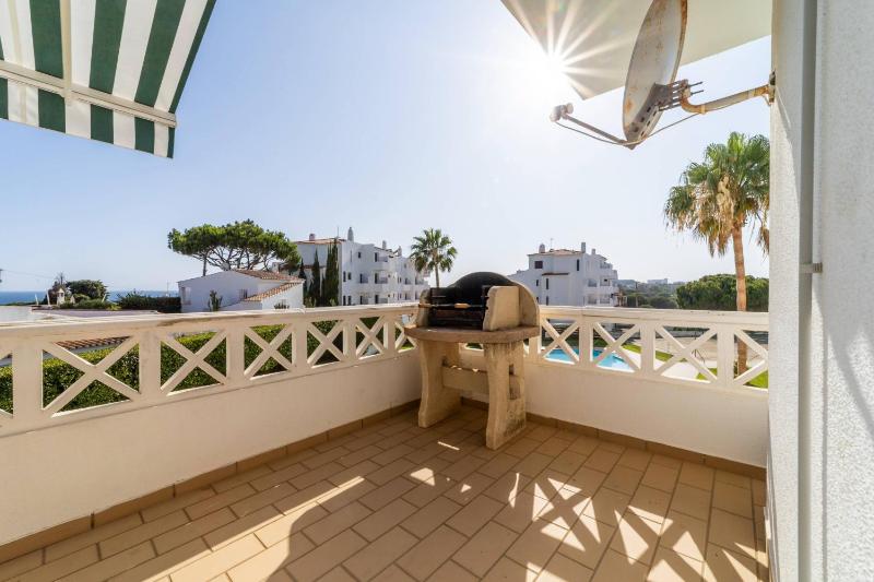 Tangerine Apartment by HelloVacations - image 12