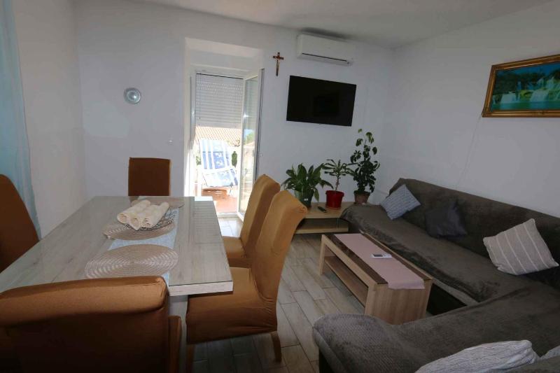 Apartment in Silo - Insel Krk 13554 - image 11