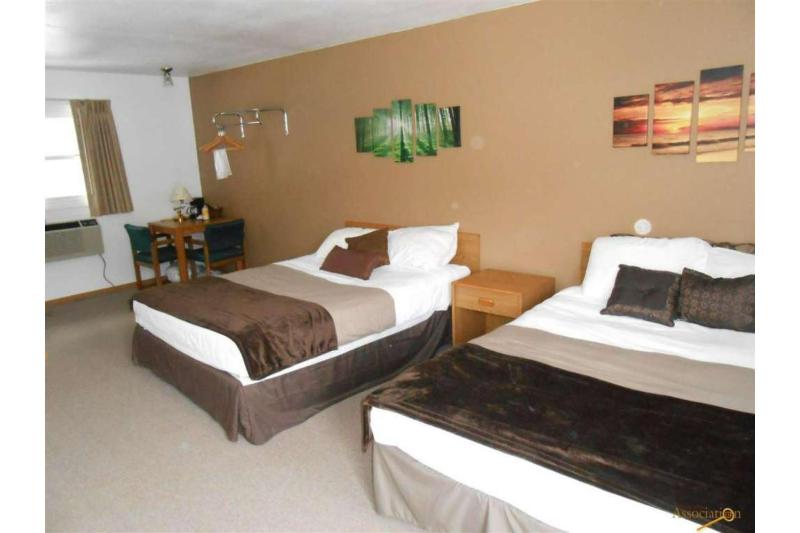 2 Queen Beds Non-Smoking image 1