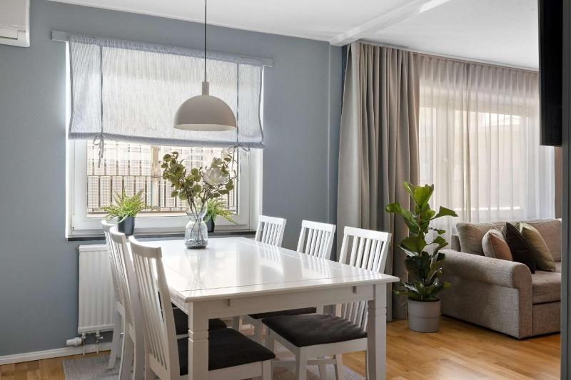 Two-Bedroom Apartment with Four Single Beds - Non-Smoking image 3