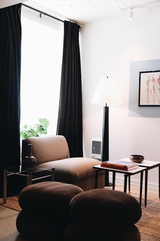 Deluxe King Suite image 1