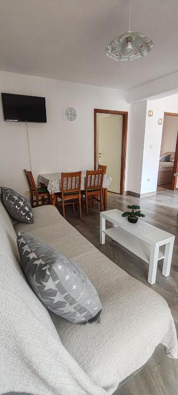 Zara Apartment - image 23