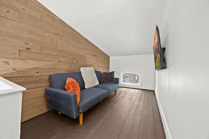 Elegant Manor w Private Yard & Modern Amenities - image 32