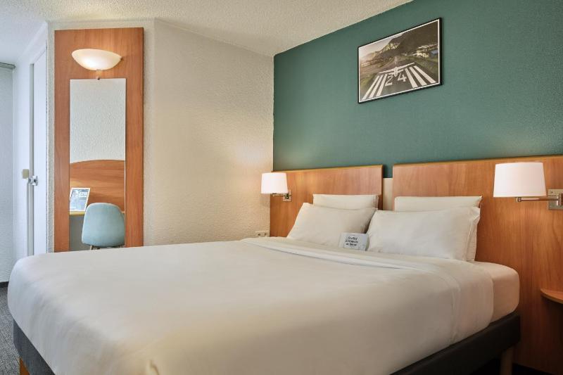Superior Double Room image 4