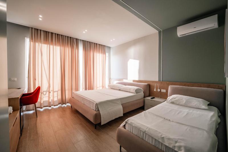 Deluxe Triple Room with Sea View image 1