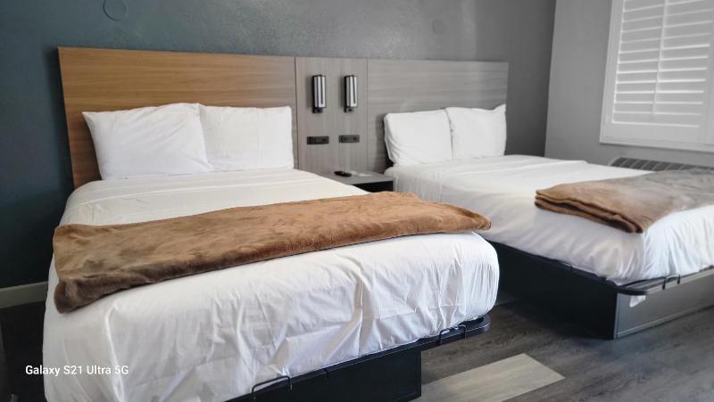 Value Inn Hollywood - image 10