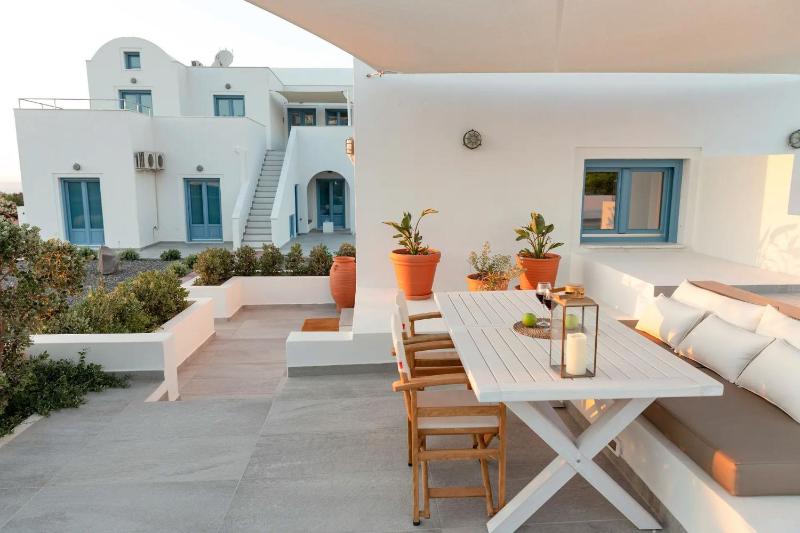 Wonderful Santorini House Villa Mezzo Honeymoon Private Pool Sea Views - image 16