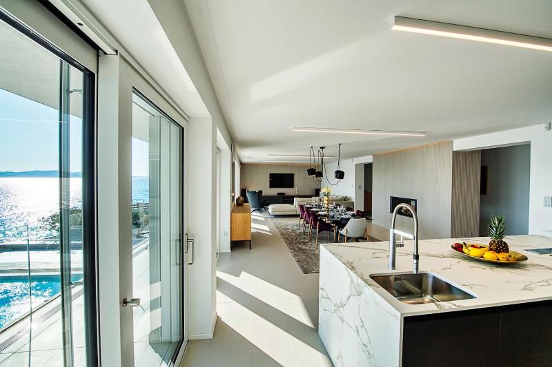 Magical Zadar Villa 6 Bedrooms Villa Ocean Fantasy Astounding Sea Views - image 7