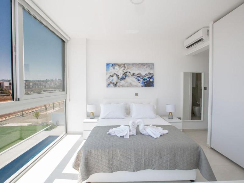 Villa Manta Agrotikos - Stunning 3 Bedroom Protaras Villa With Pool - image 2
