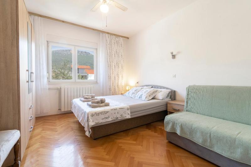 Apartments with parking space Kastel Stari Kastela - 24752 - image 6