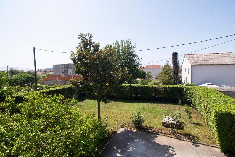 Apartments with parking space Kastel Stari Kastela - 24752 - image 13