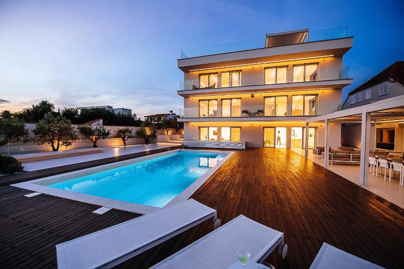 Magical Zadar Villa 6 Bedrooms Villa Ocean Fantasy Astounding Sea Views - image 1
