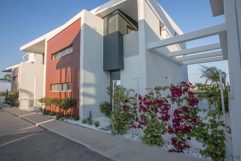 Villa Limni Enas - Luxury And Contemporary 3 Bedroom Kapparis Villa With Sea View - image 12